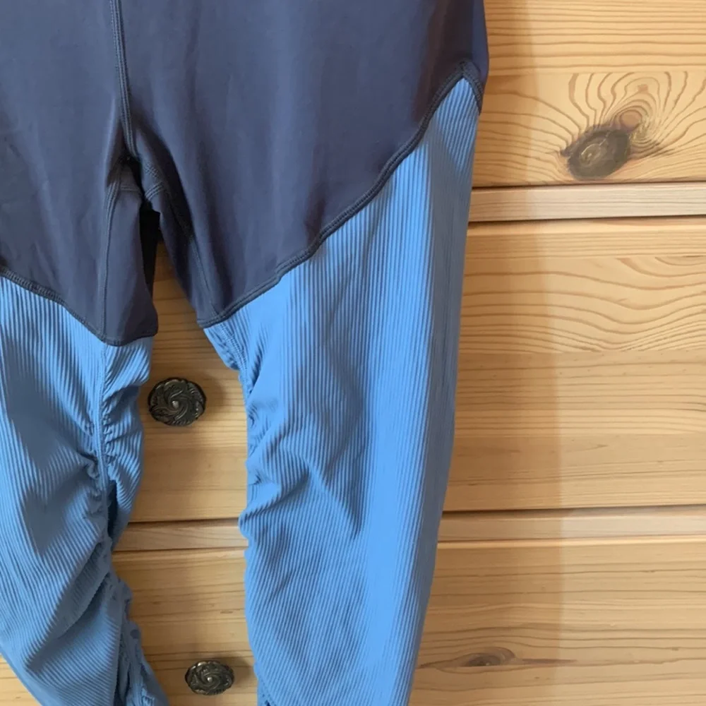 Zyia Storm Parallel Luxe High Waist Ribbed Ruched Colorblock Leggings Size 4
